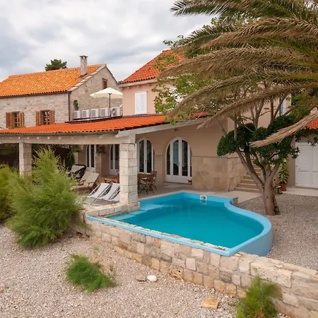 Luxury Beachfront Gracia Grande With Private Pool At The In - Peljesac Villa