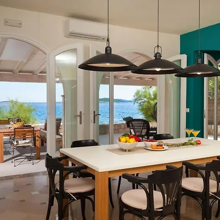 Villa Luxury Beachfront Gracia Grande With Private Pool At The In - Peljesac *