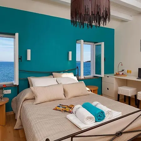 Luxury Beachfront Gracia Grande With Private Pool At The In - Peljesac Villa *